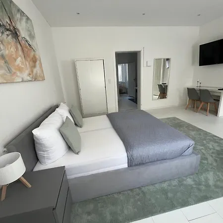Im Zentrum By Interhome Neuss