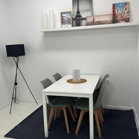 Im Zentrum By Interhome Neuss